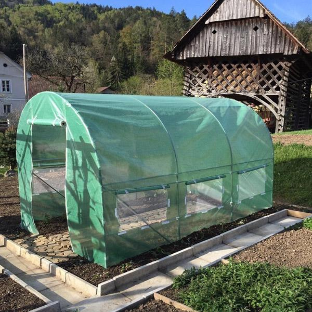 Plastenik – PE 140 g/m² (UV4) + pocinkovana konstrukcija (više dimenzija)