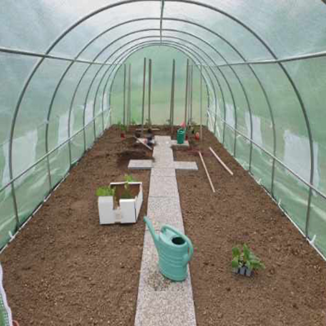 Plastenik – PE 140 g/m² (UV4) + pocinkovana konstrukcija (više dimenzija)